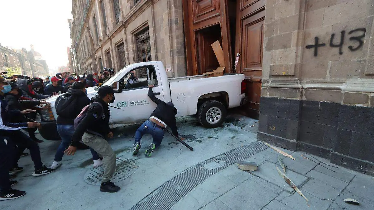 Ayotzinpa-Palacio Nacional